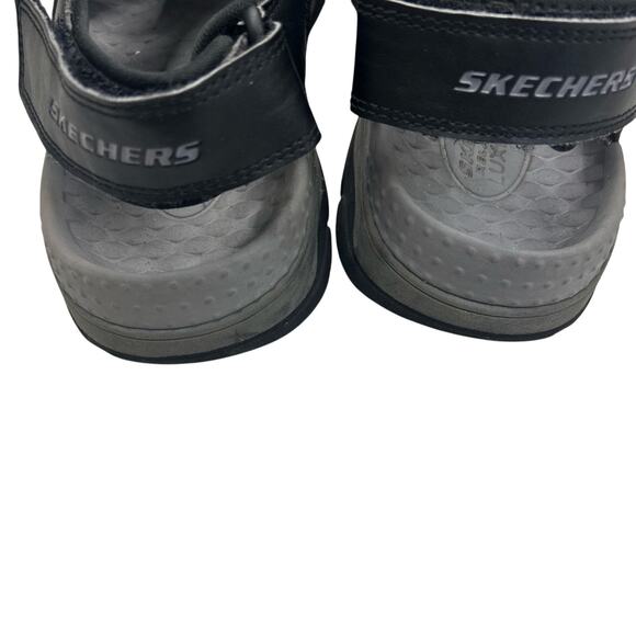 Skechers Men\'s Relaxed Fit Luxe Foam Black Athletic Shoes main image 2
